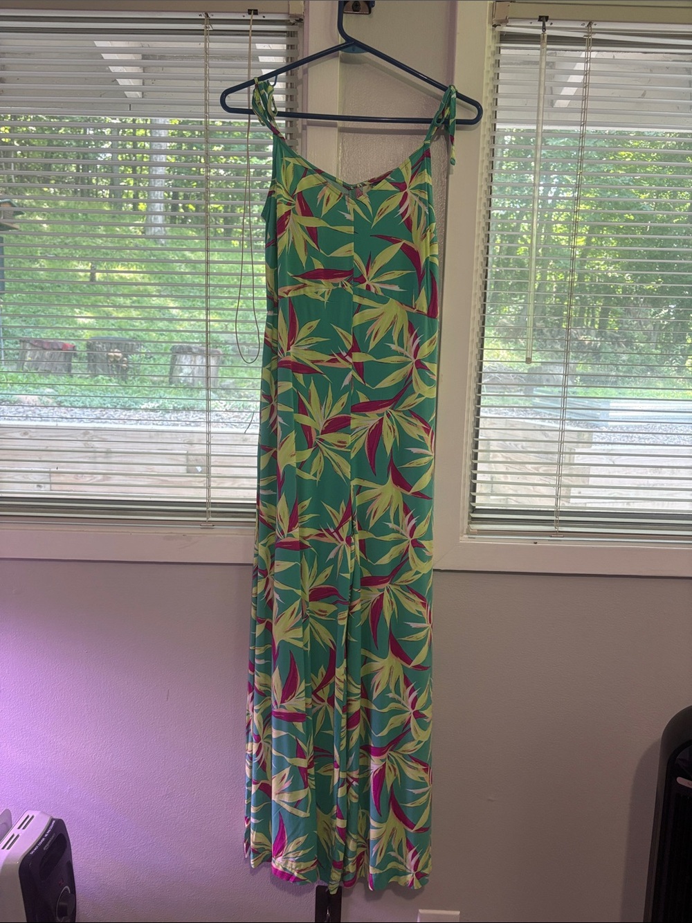 🆕 🌴 🌺 Old Navy Tropical Print Tie-Strap jumpsuit